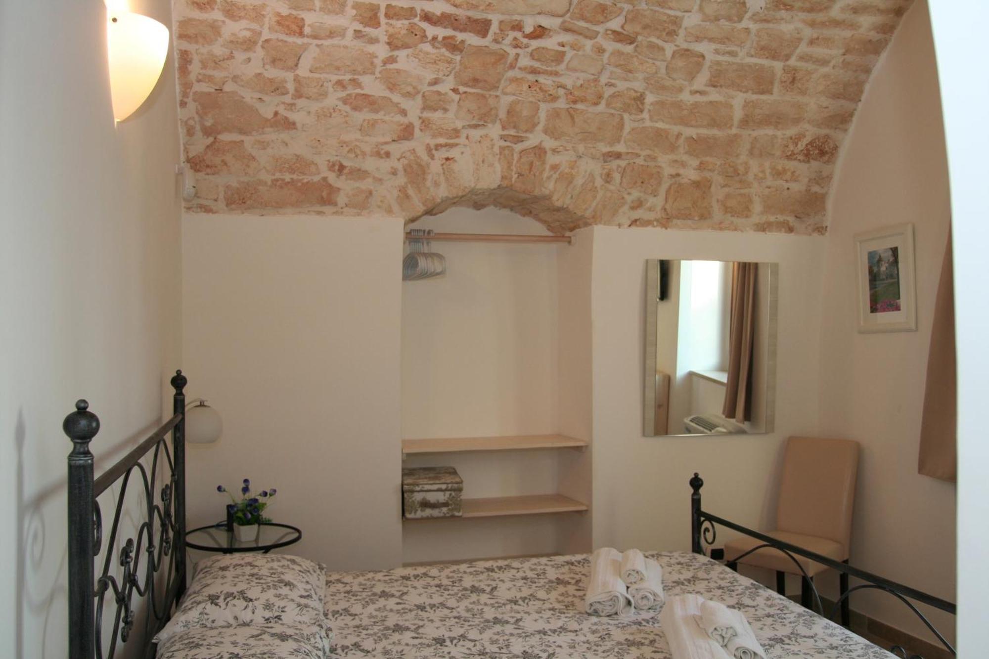 La Dimora Gigante Bed & Breakfast Castellana Grotte Ruang foto