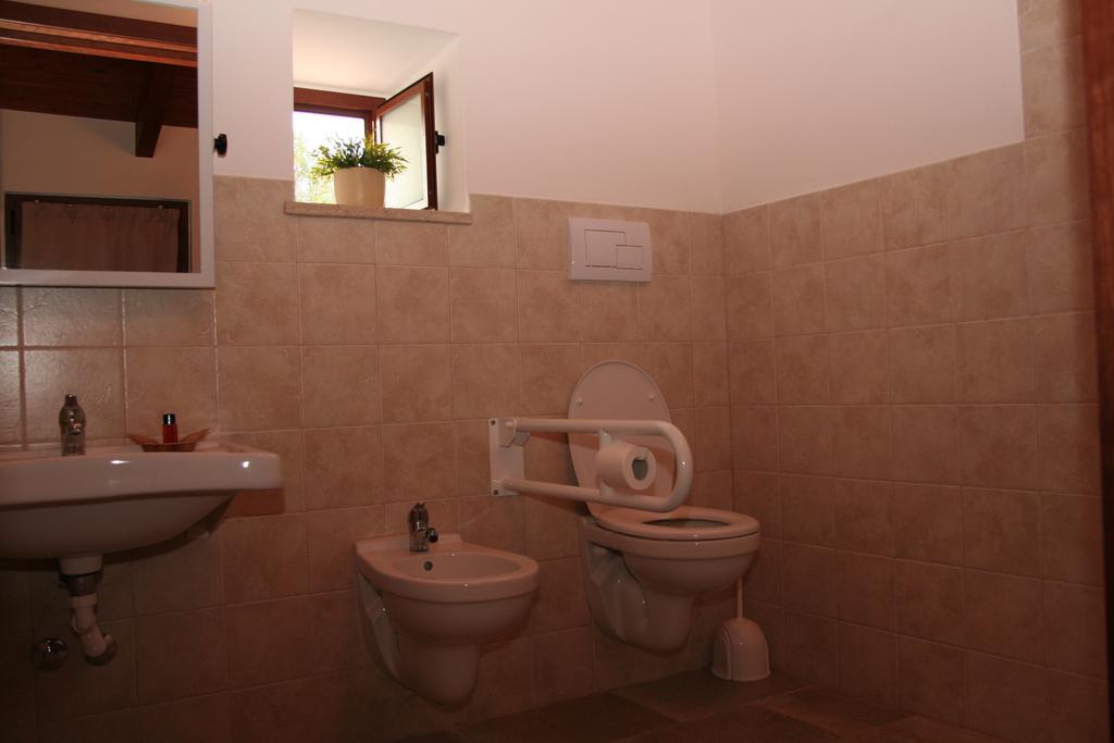 La Dimora Gigante Bed & Breakfast Castellana Grotte Ruang foto