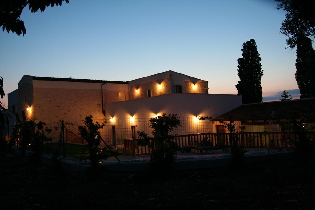 La Dimora Gigante Bed & Breakfast Castellana Grotte Bagian luar foto